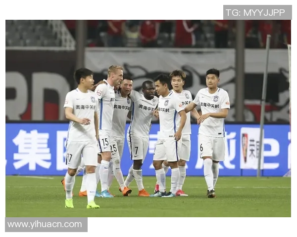 中超激战大连人迎战天津泰达争夺关键三分全力以赴展现球队实力