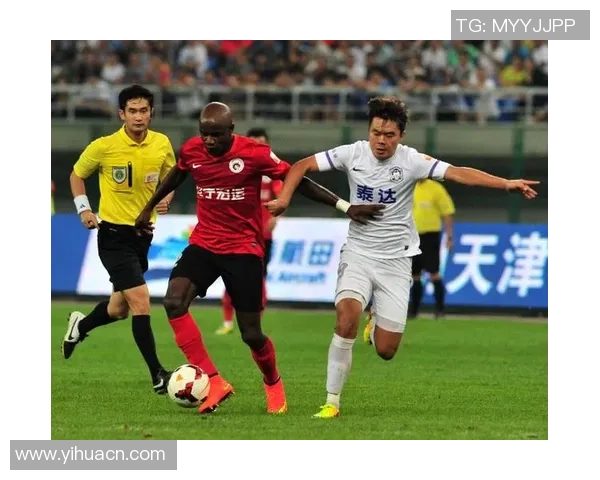 中超激战大连人迎战天津泰达争夺关键三分全力以赴展现球队实力